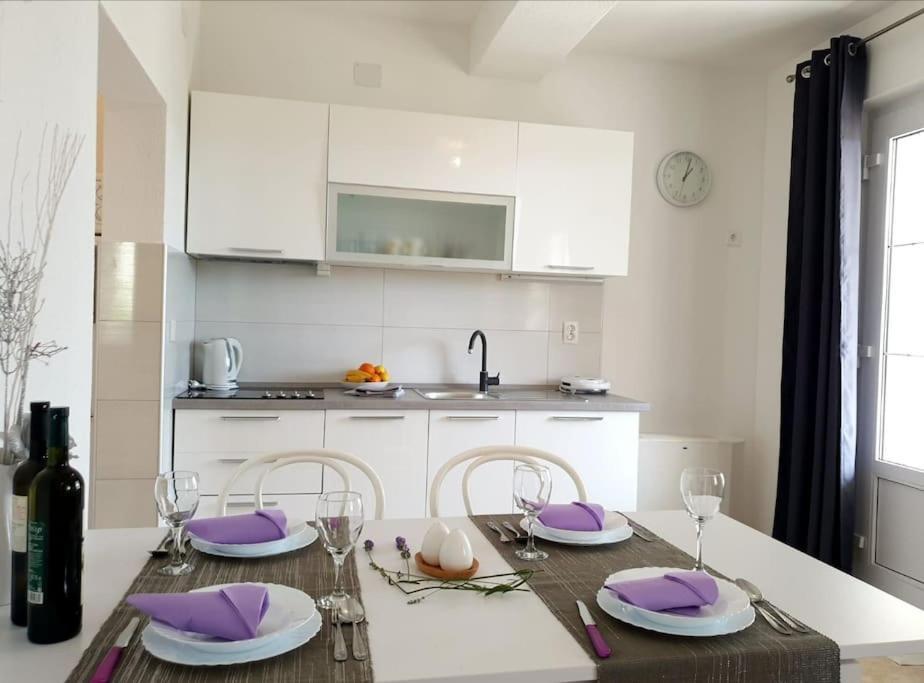 Apartments Regina Bol Zewnętrze zdjęcie